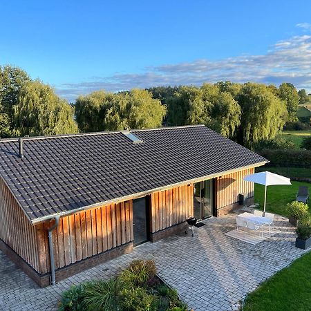 Ferienhaus Auszeit Mit Sauna Schwarz Exterior photo